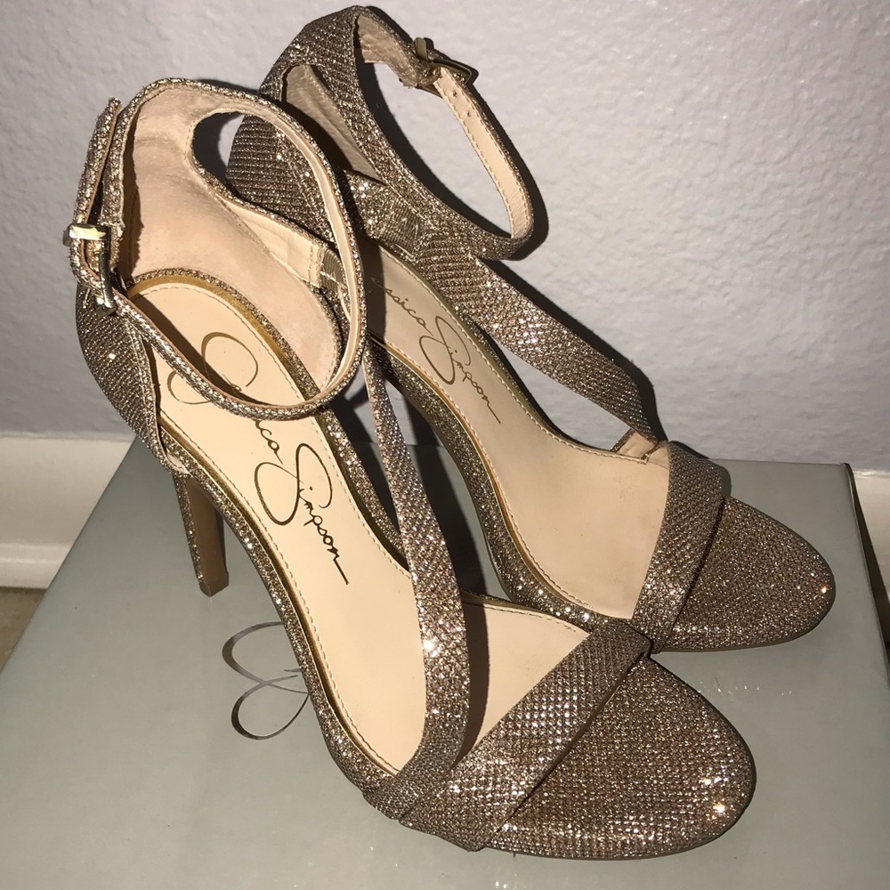 NWT JS “Rayli” Gold Sparkle Strappy Heels